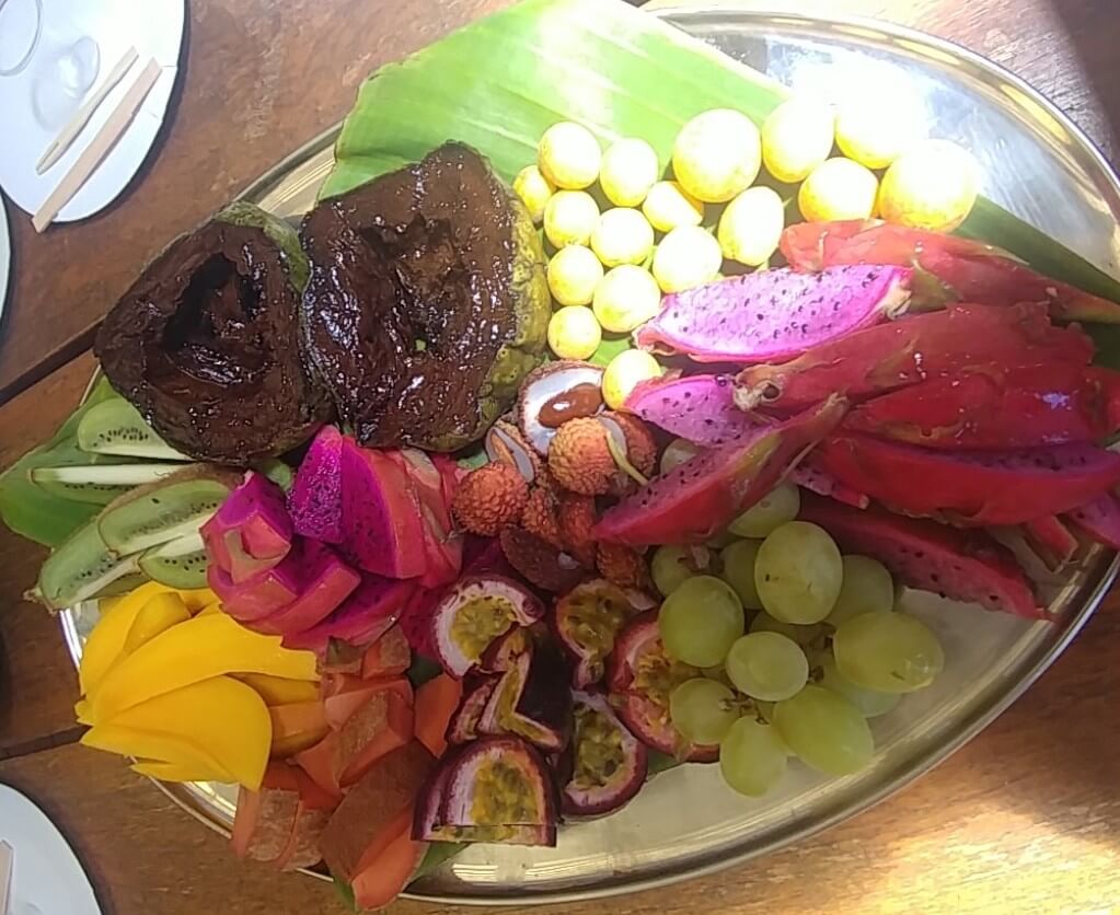 Healthy food activity at English school