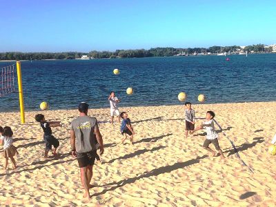 BeachVball1 400x300 AICOL holiday kids practicing volleyball